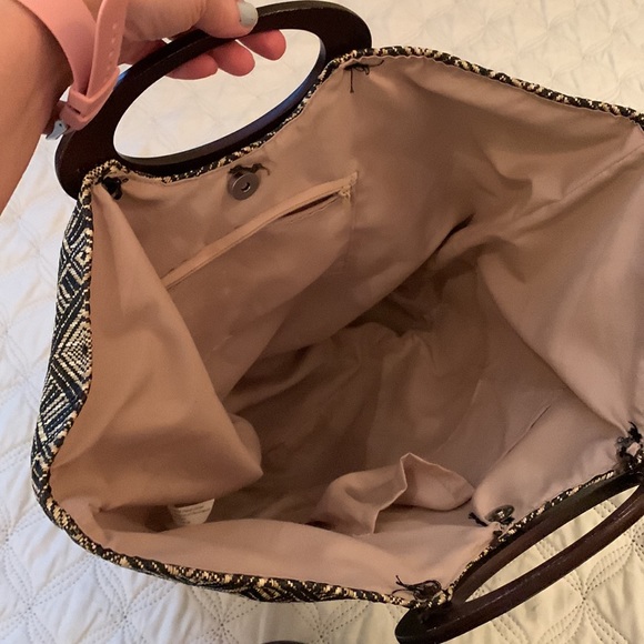 🤗 EUC—Well-made, Lined, Paper-straw Tote with interior pockets - Picture 6 of 16